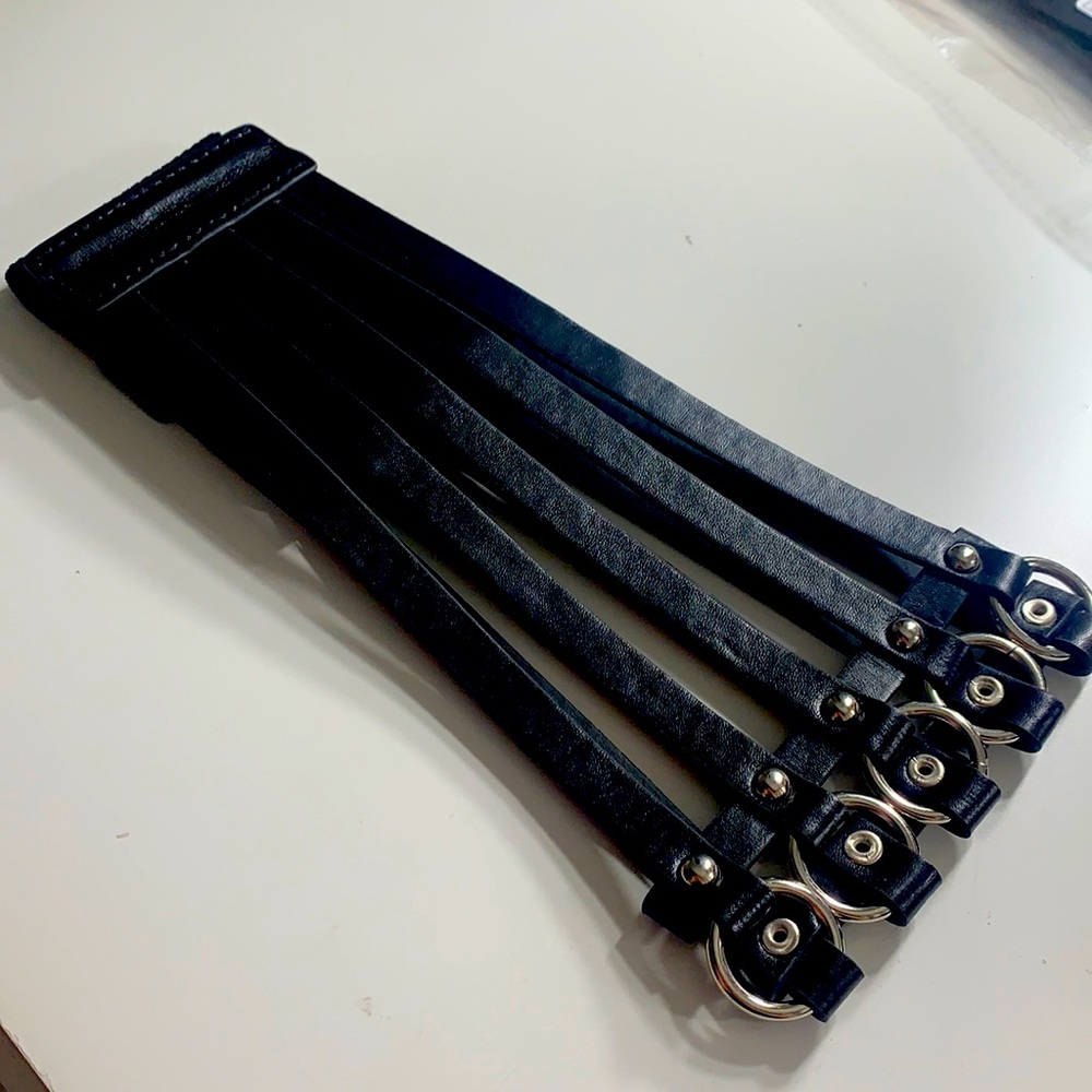 Black Hollow Out Belt